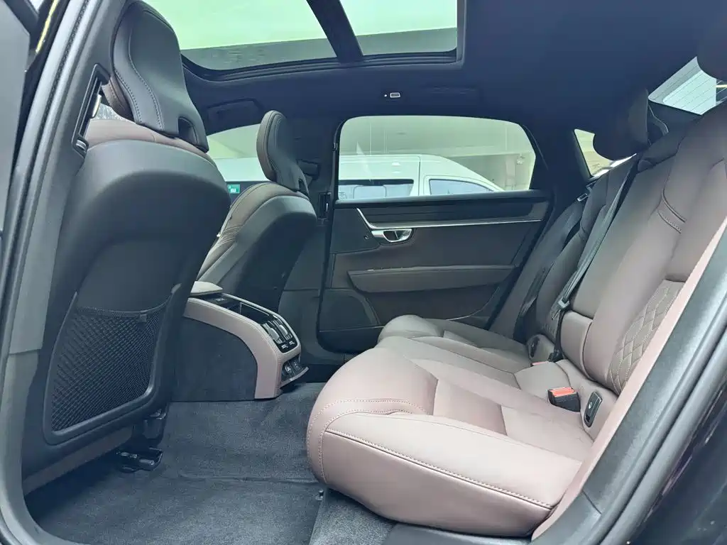 Volvo S90 — миниатюра 12
