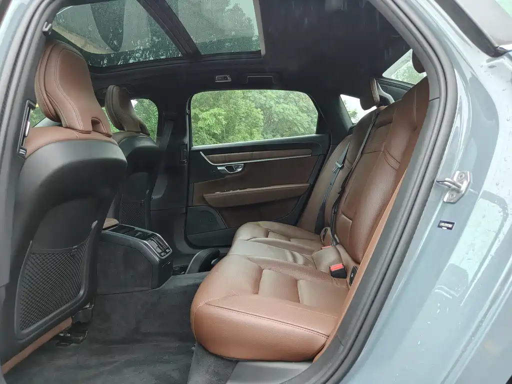 Volvo S90 — миниатюра 5