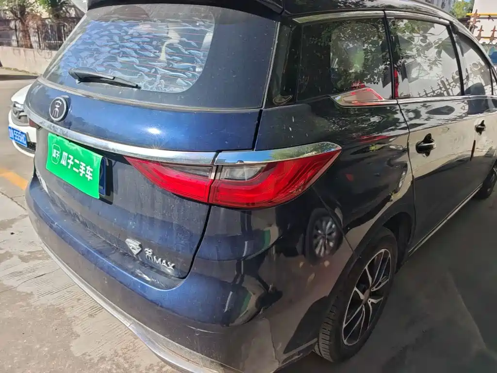 BYD MAX — миниатюра 8