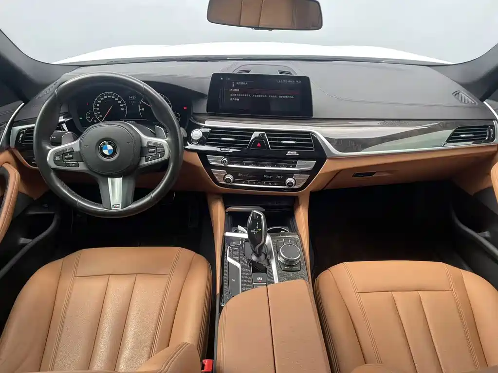 BMW 5 Series — миниатюра 11