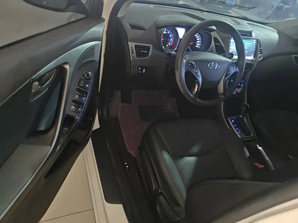Hyundai Elantra Langdong — миниатюра 16