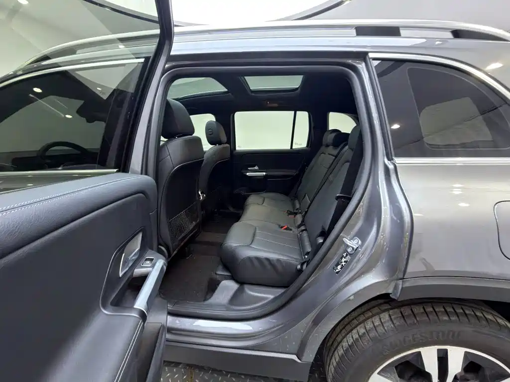 Mercedes-Benz GLB — миниатюра 12