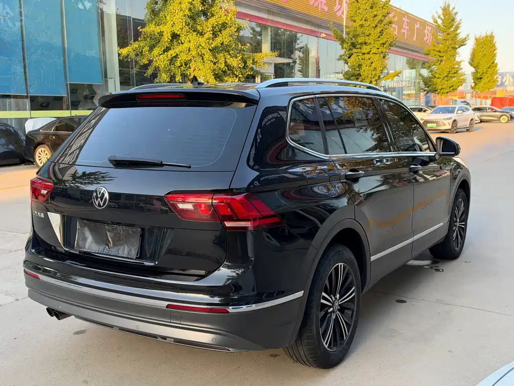 Volkswagen Tiguan L — миниатюра 10