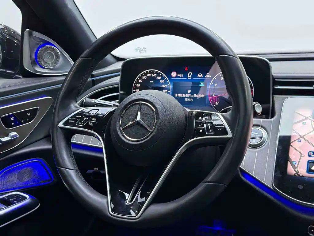 Mercedes-Benz E-Class — миниатюра 6