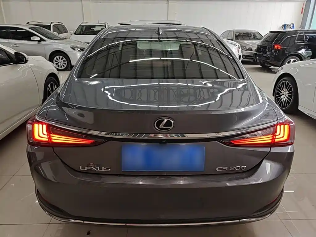 Lexus ES — миниатюра 6