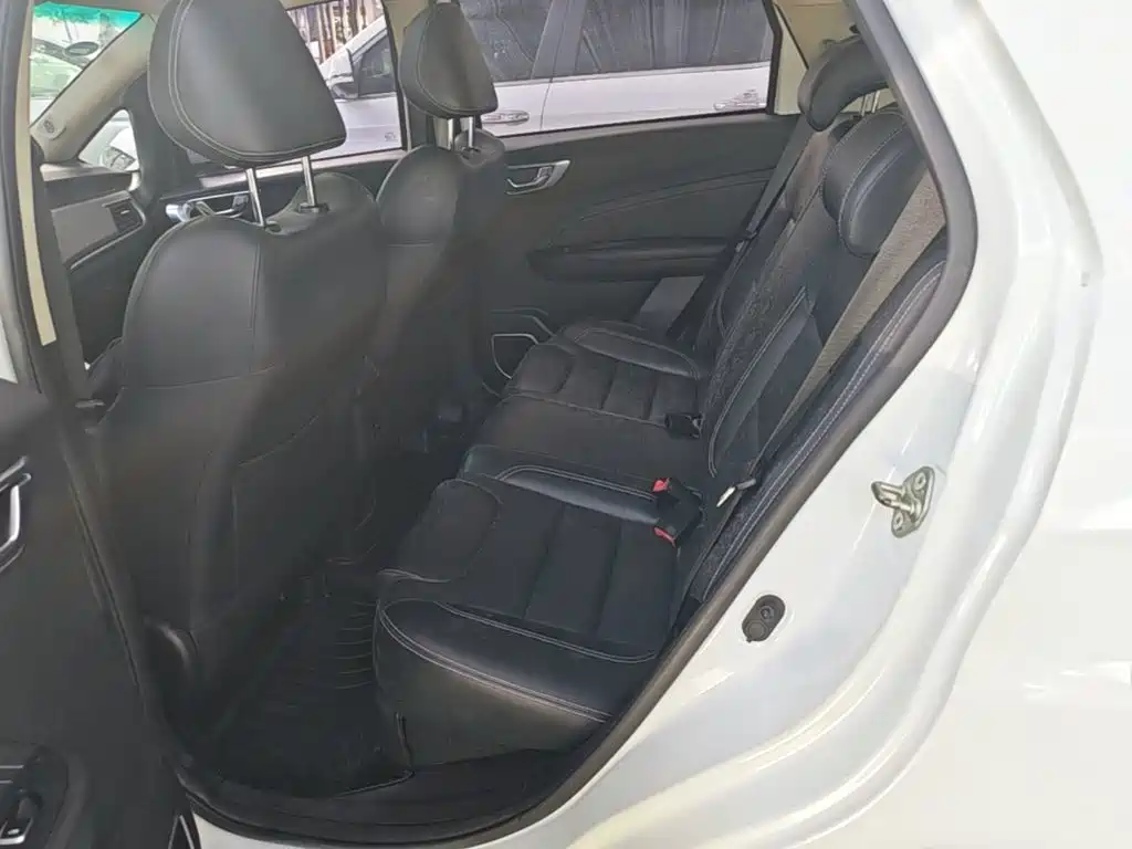 Geely Vision X3 — миниатюра 17