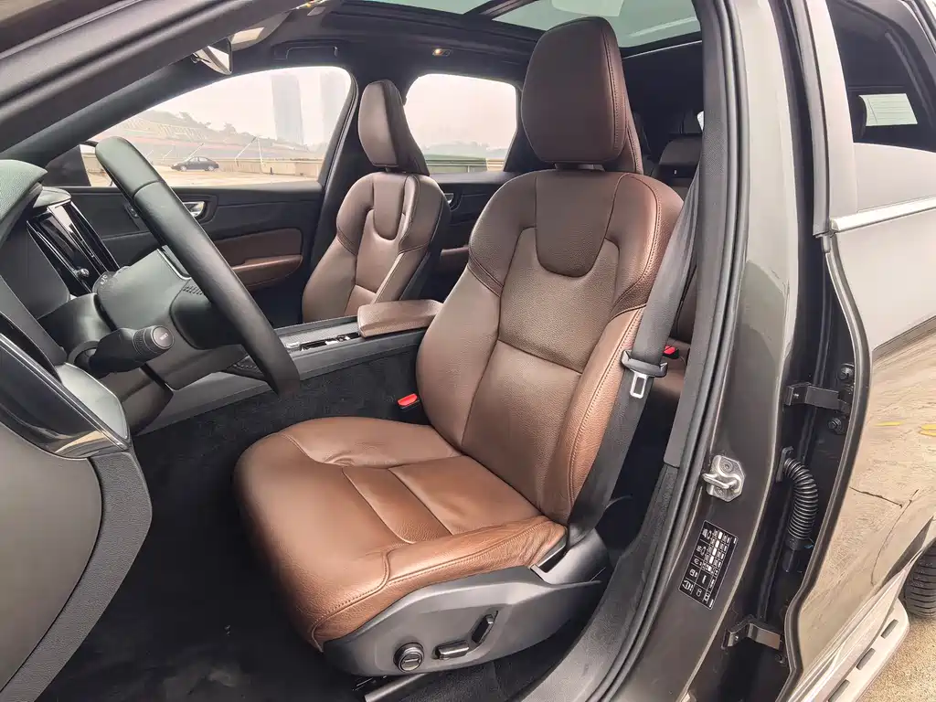Volvo XC60 — миниатюра 20