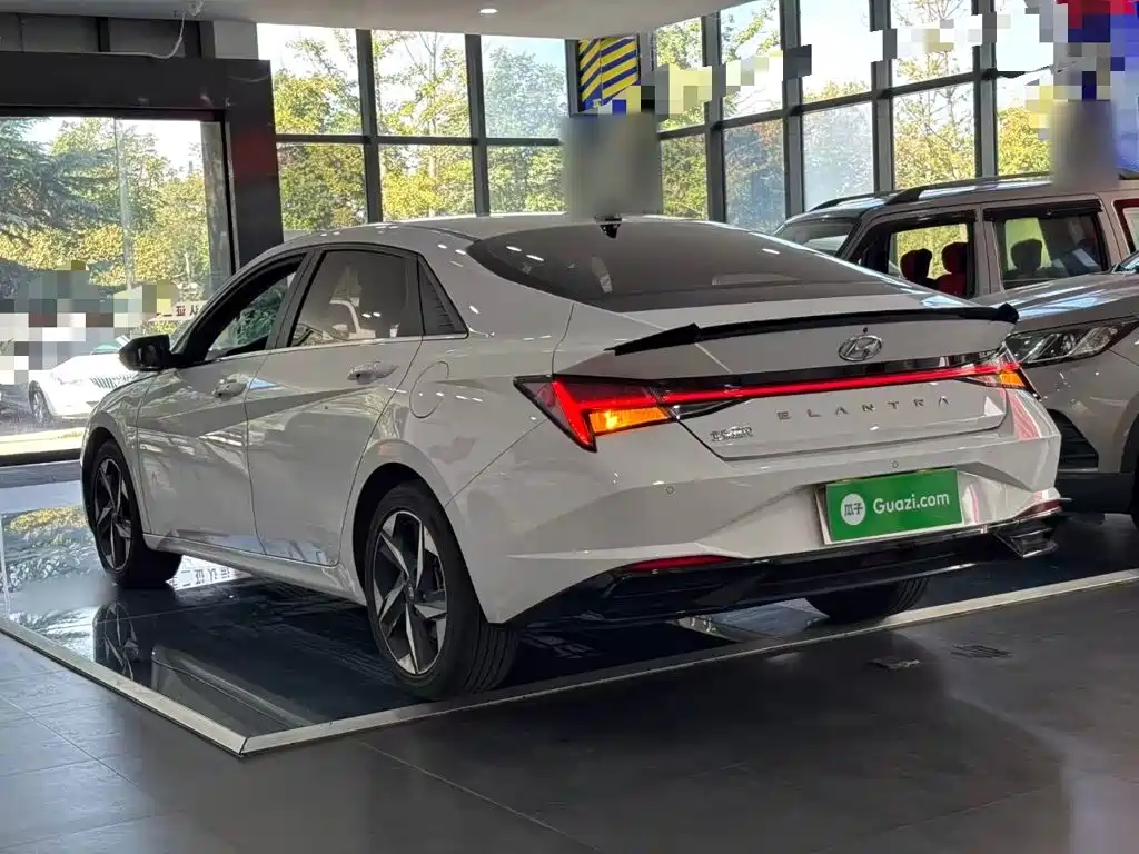 Hyundai Elantra — миниатюра 5