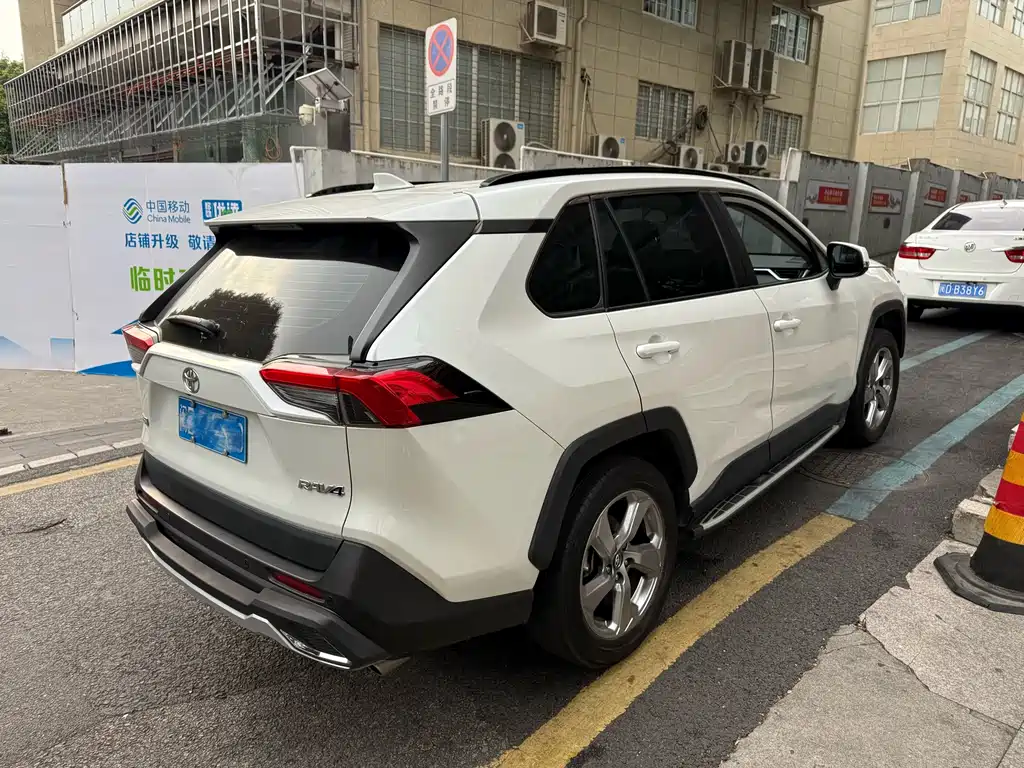 TOYOTA RAV4 RONGFANG