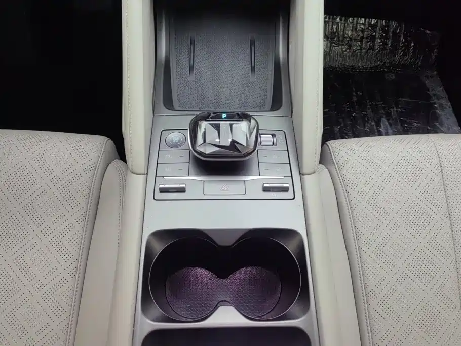 BYD Yuan UP — миниатюра 16