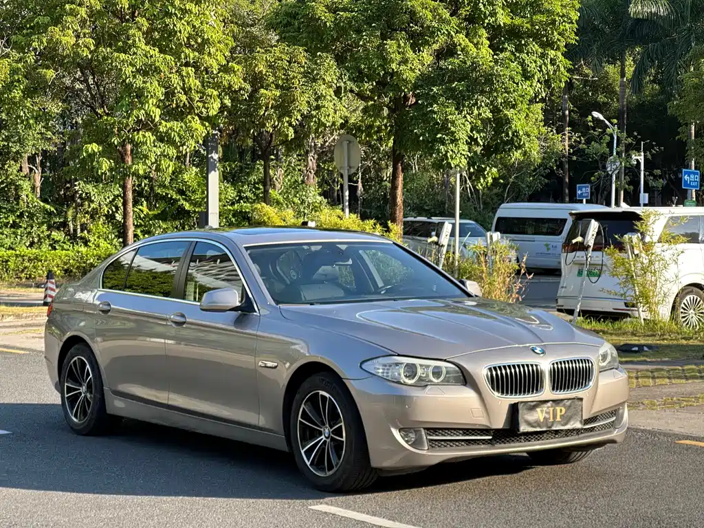 BMW 5 Series — миниатюра 3
