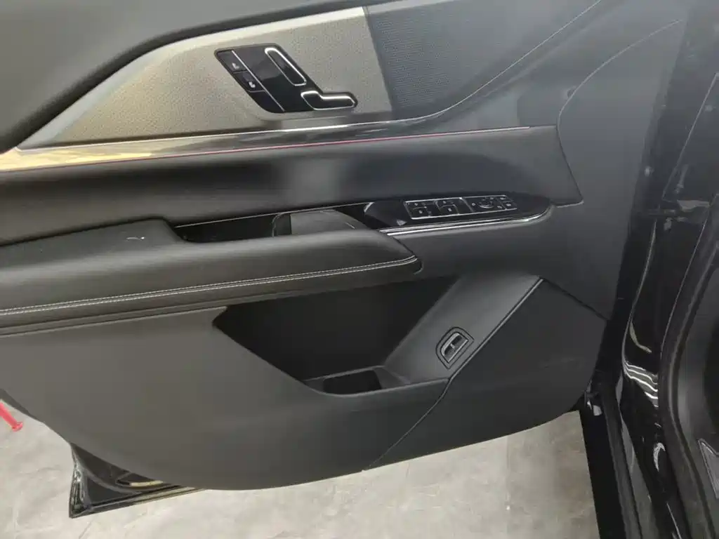 Cadillac XT5 — миниатюра 6