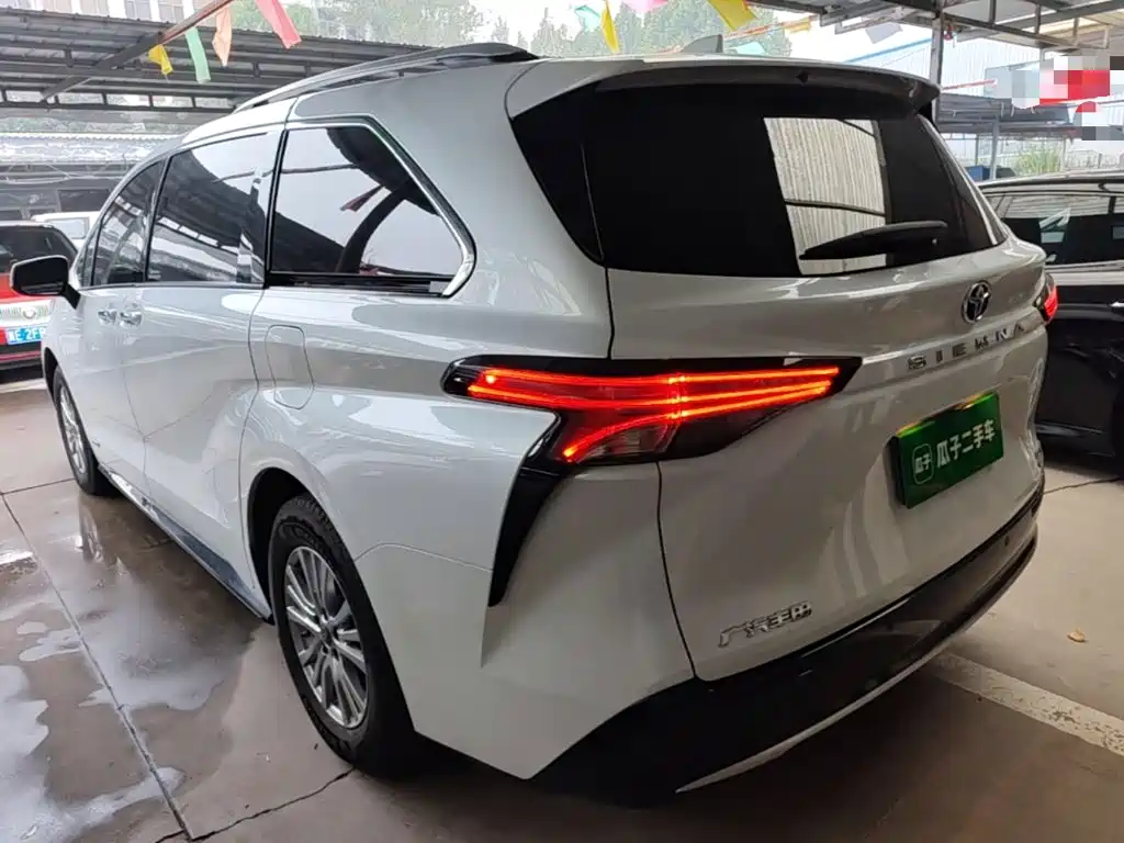Toyota Sienna — миниатюра 5