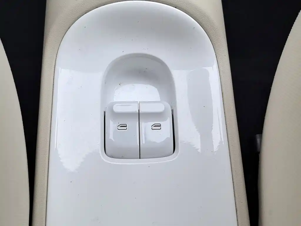 Wuling MINIEV — миниатюра 9