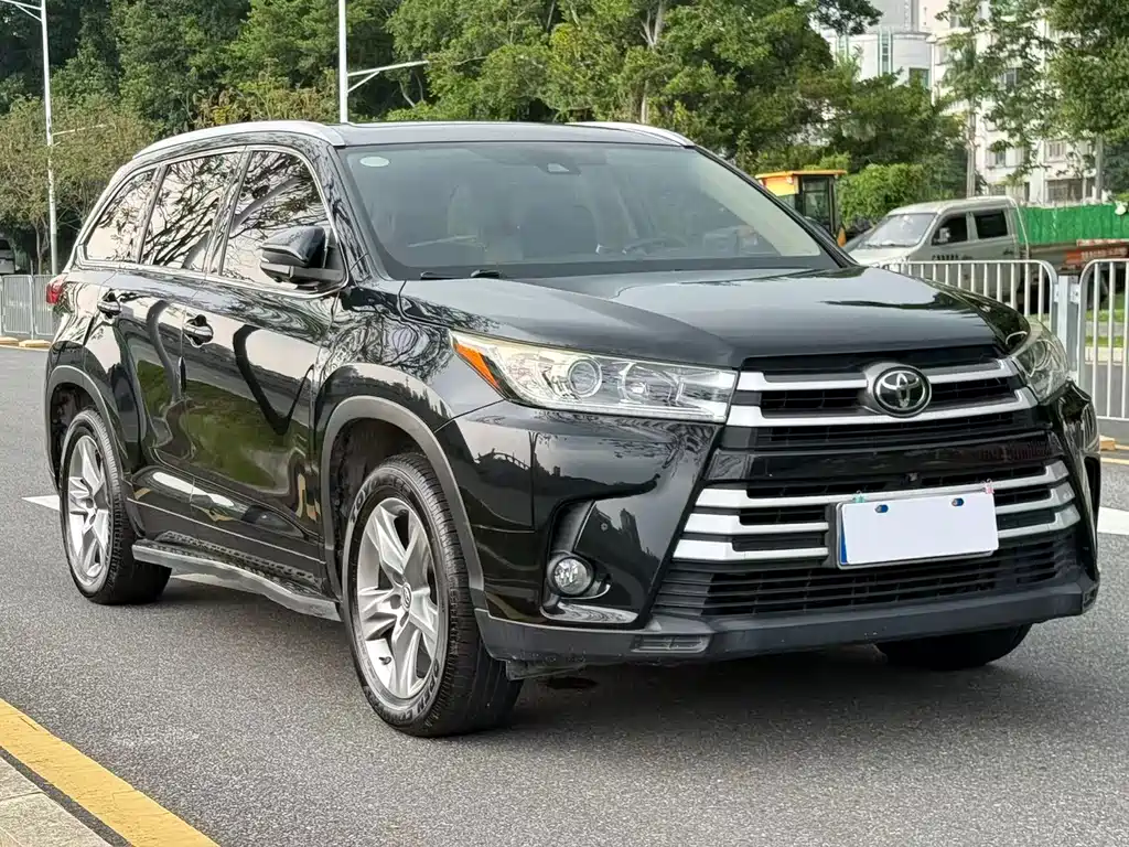 Toyota Highlander 2018 2.0T Luxury 7 мест V