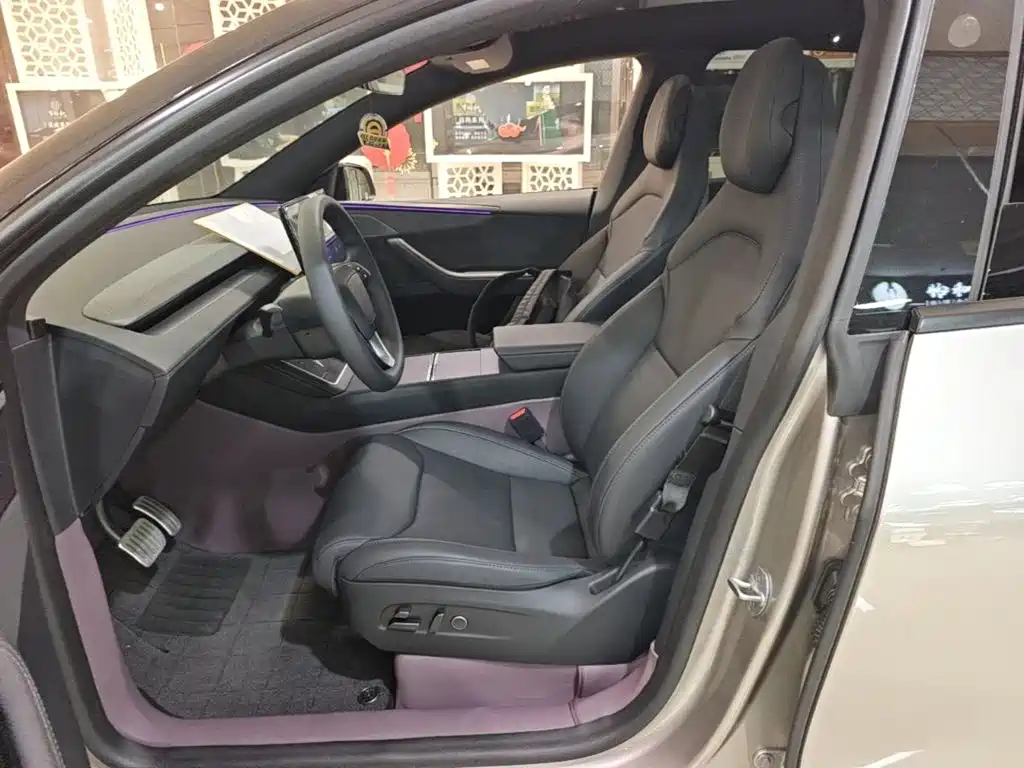 Tesla Model Y L — миниатюра 15