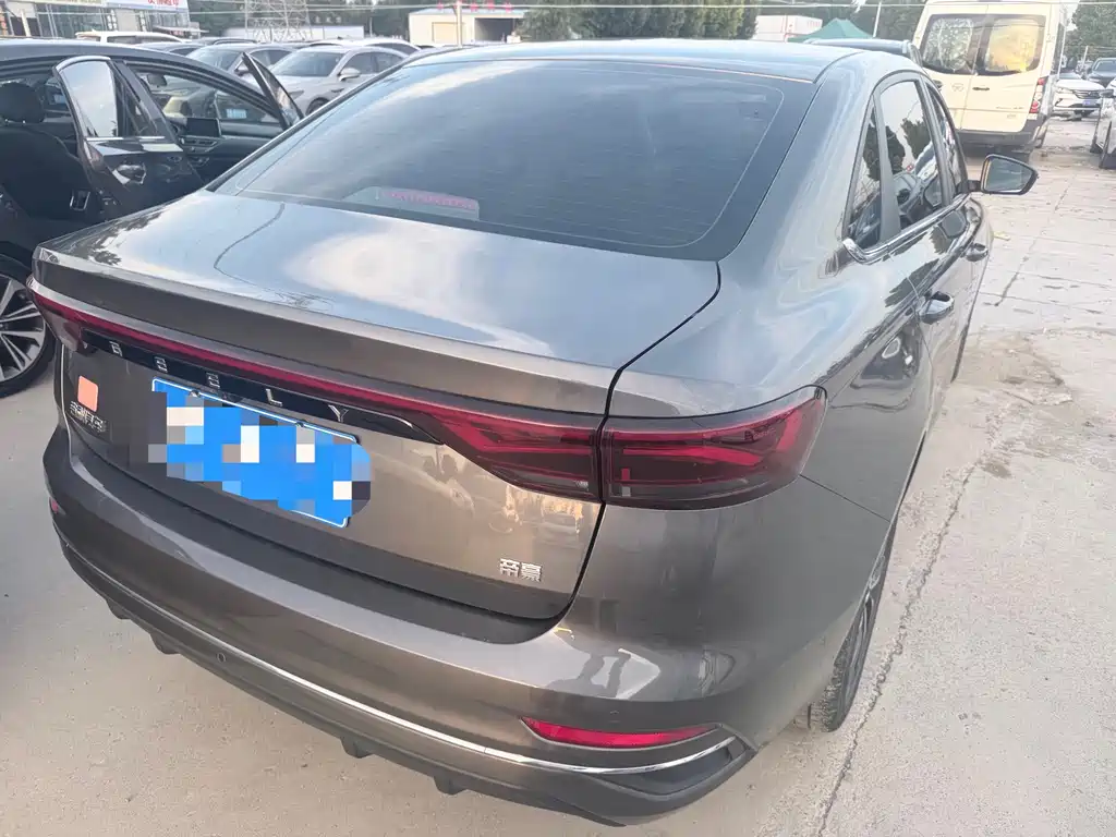 Geely Emgrand — миниатюра 9