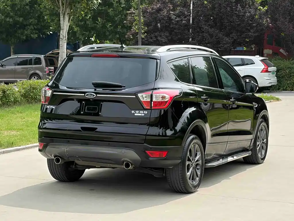 Ford Kuga — миниатюра 15