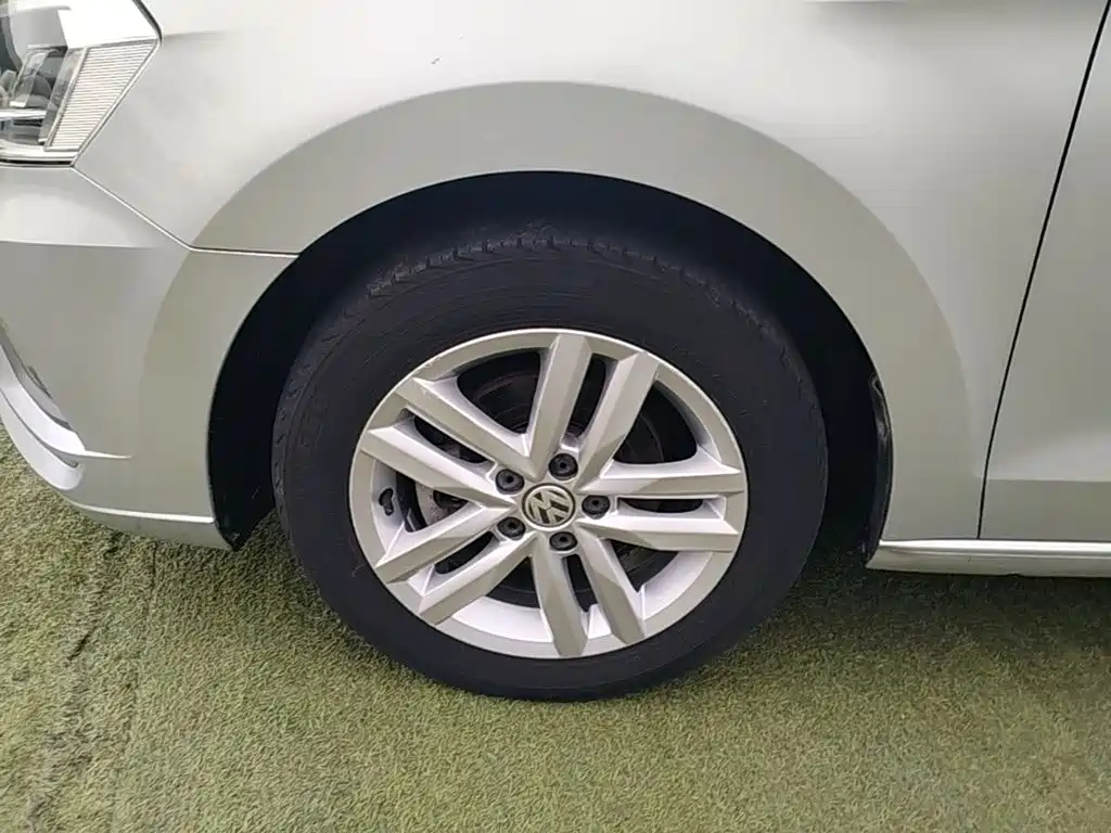 Volkswagen Jetta — миниатюра 23