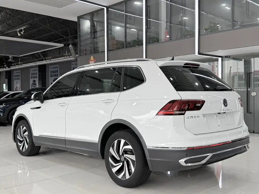 Volkswagen Tiguan L — миниатюра 13