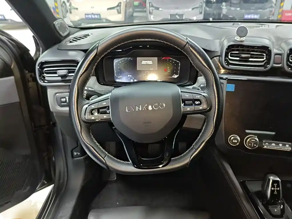 Lynk & Co 03 — миниатюра 11