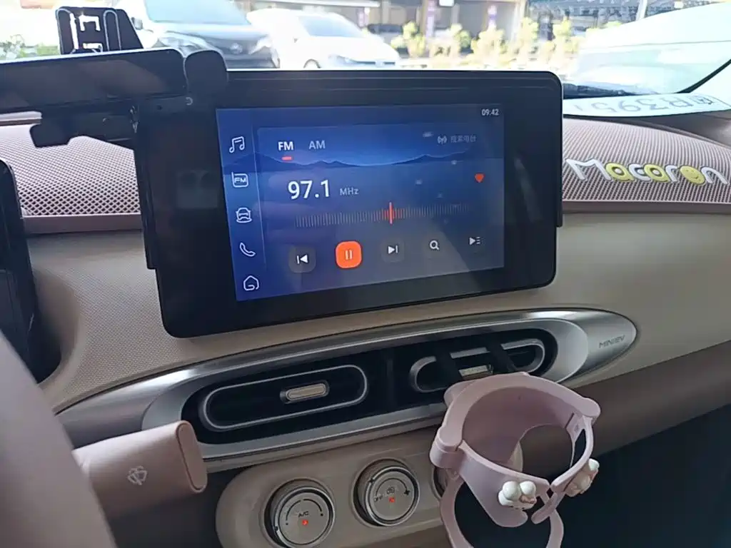 Wuling MINIEV — миниатюра 13