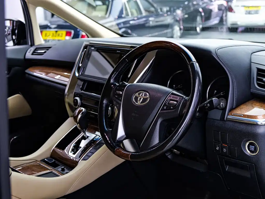 Toyota Alphard 2018 3.5L Luxury
