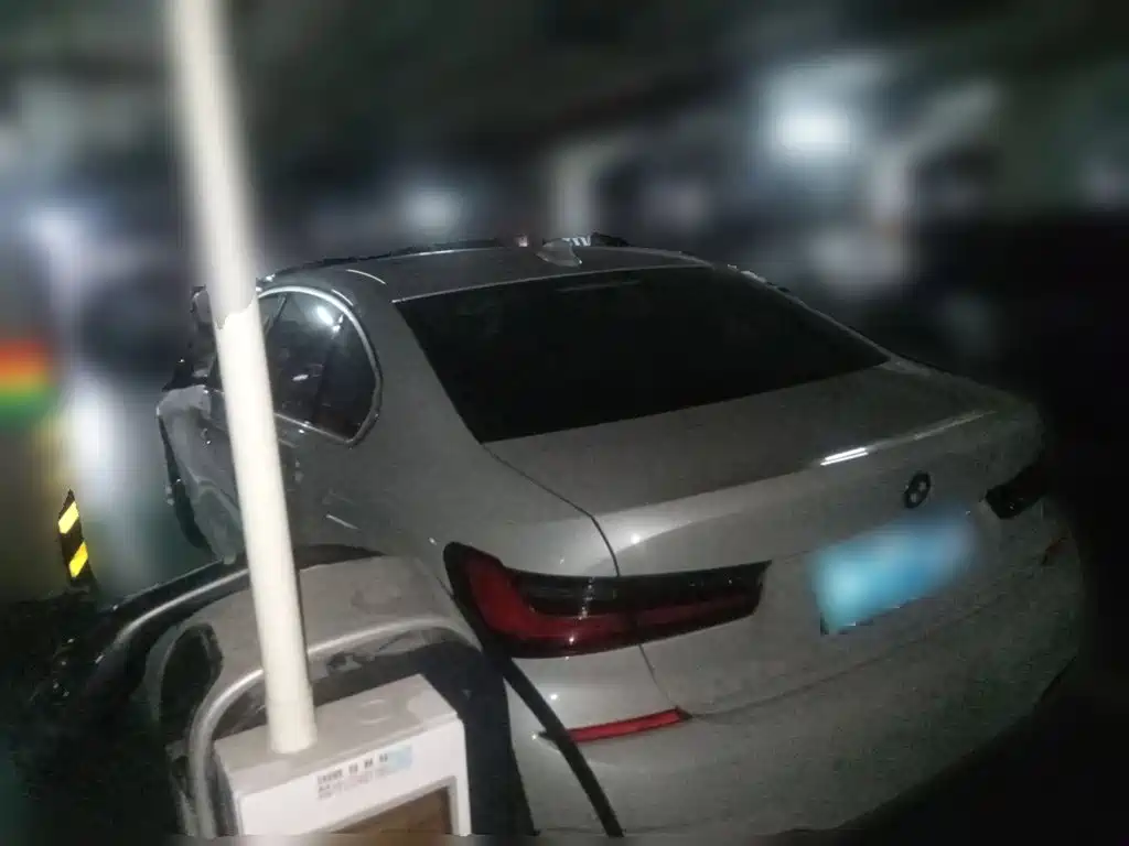 BMW 3 Series — миниатюра 4