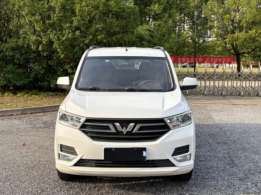 Wuling Hongguang — миниатюра 2