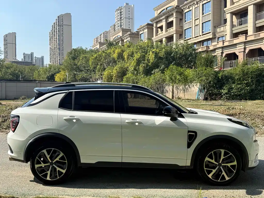 Lynk & Co 01 — миниатюра 8