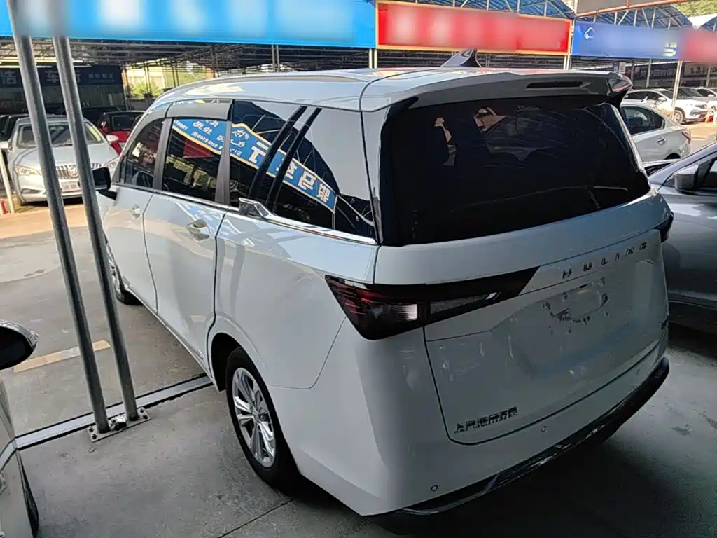 Wuling Jiachen — миниатюра 5