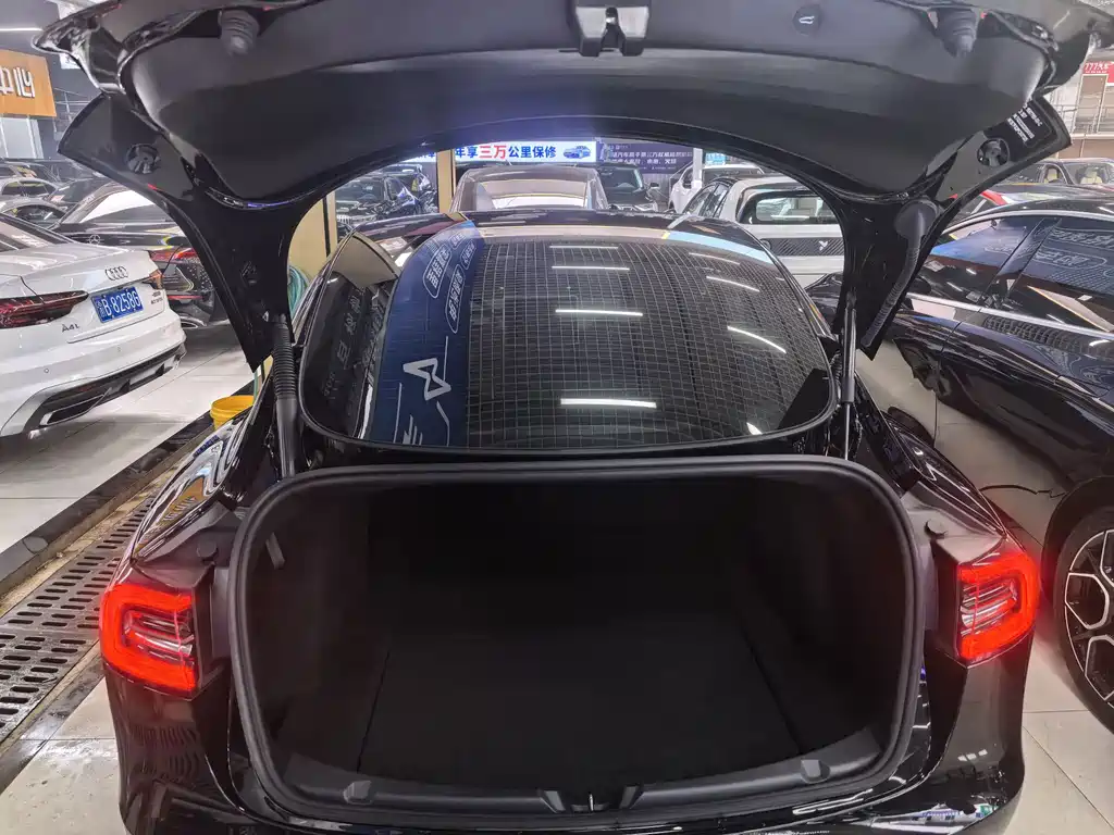 Tesla Model 3 — миниатюра 15