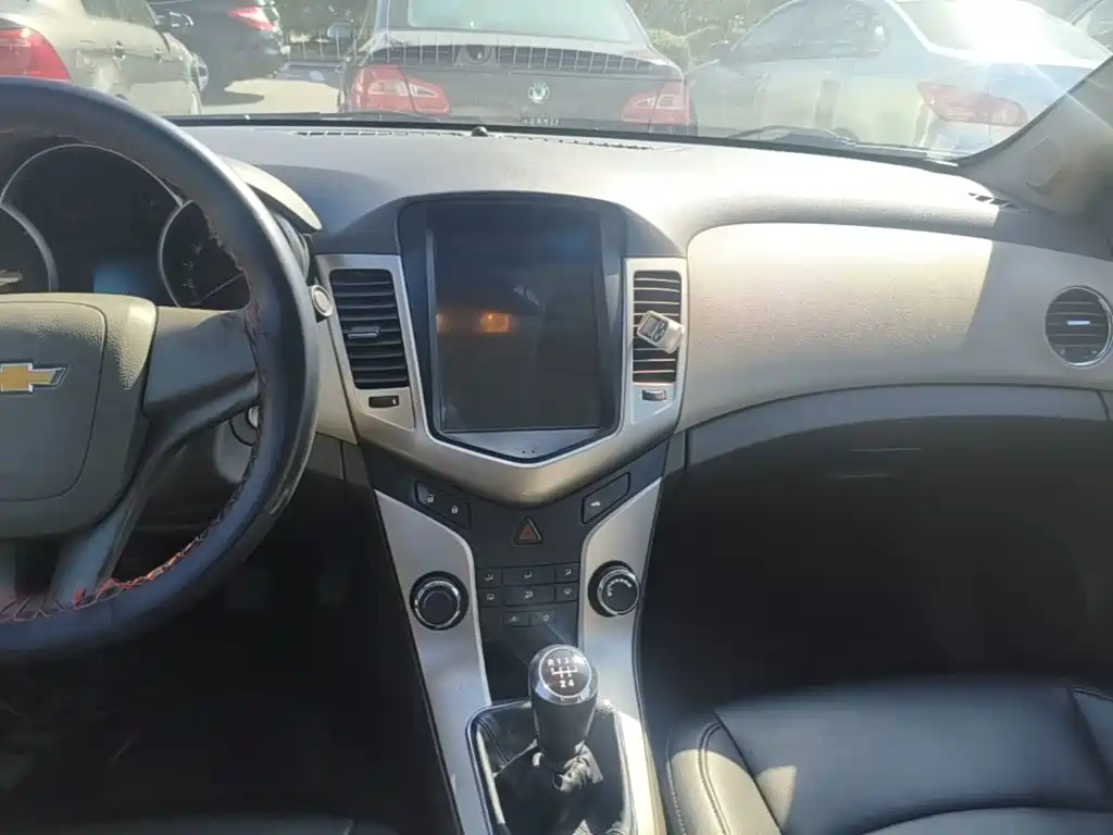 Chevrolet Cruze — миниатюра 13