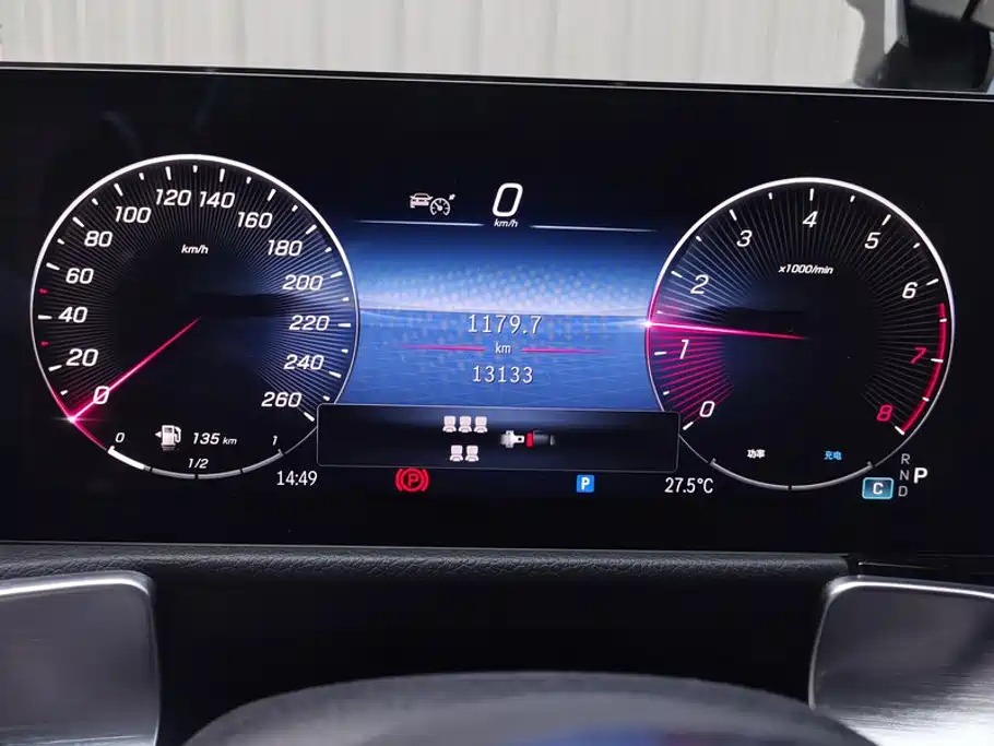 Mercedes-Benz GLB — миниатюра 14