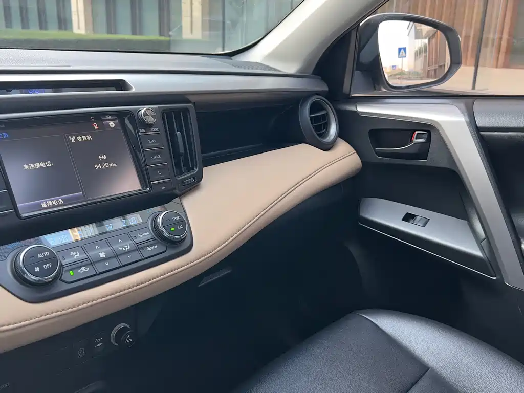 TOYOTA RAV4 RONGFANG