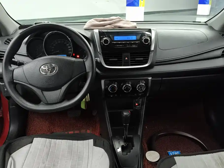 Toyota Yaris L — миниатюра 12