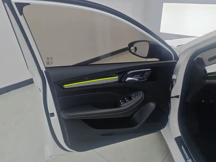 Roewe i5 — миниатюра 7