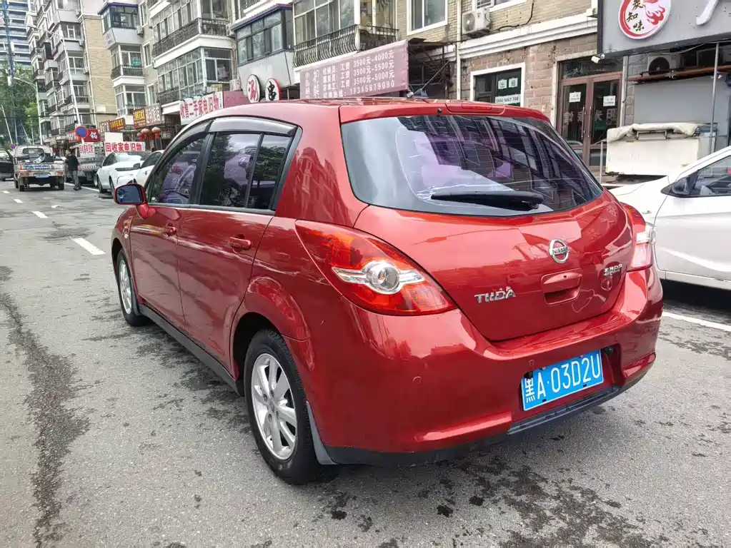 Nissan Tiida 2011 1.6L CVT Comfort
