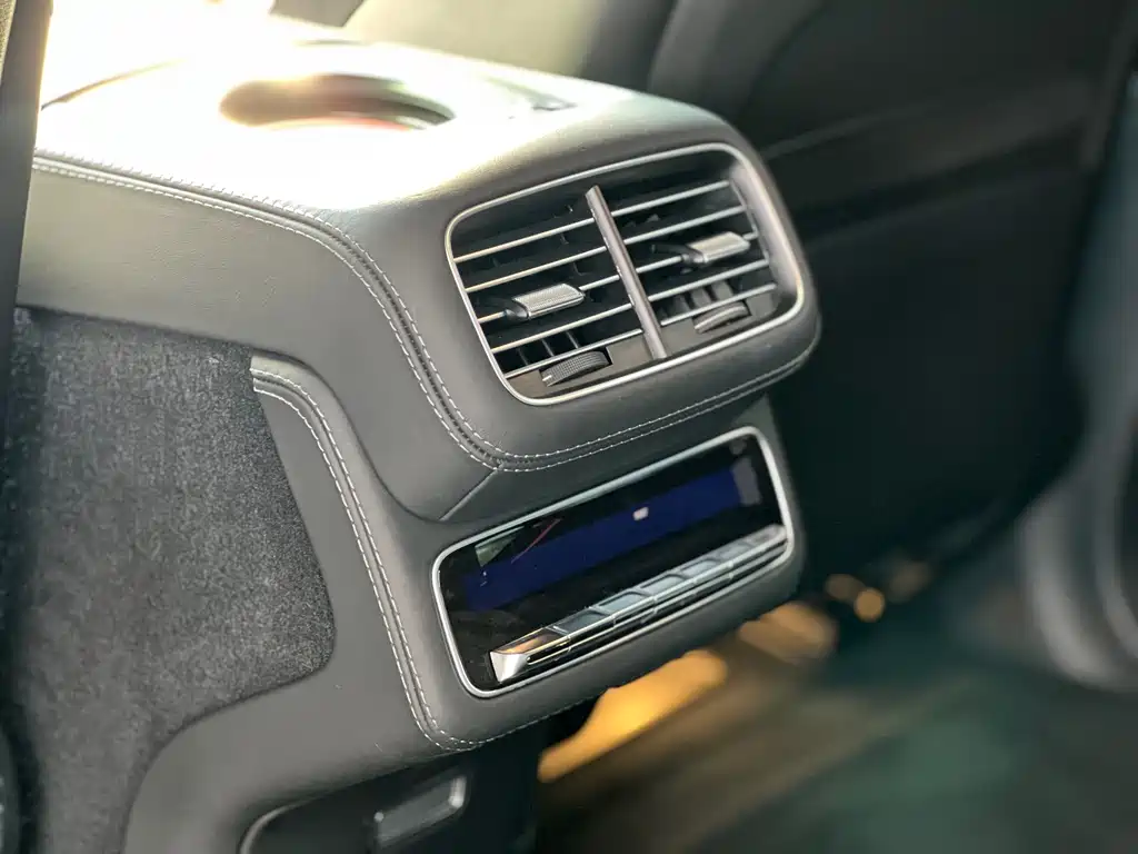 Mercedes-Benz GLS — миниатюра 11