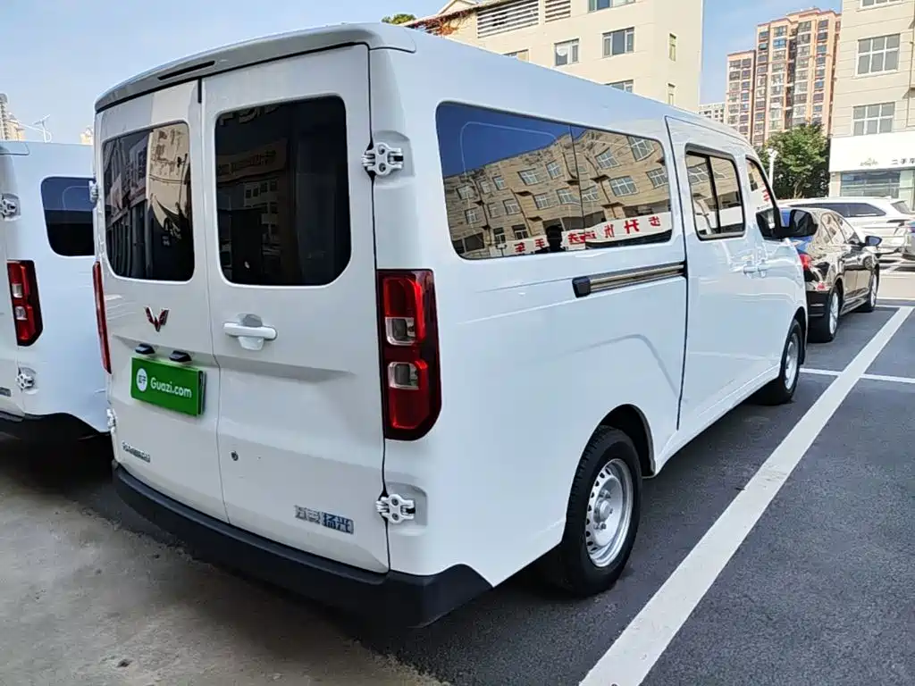 Wuling Yangguang — миниатюра 7