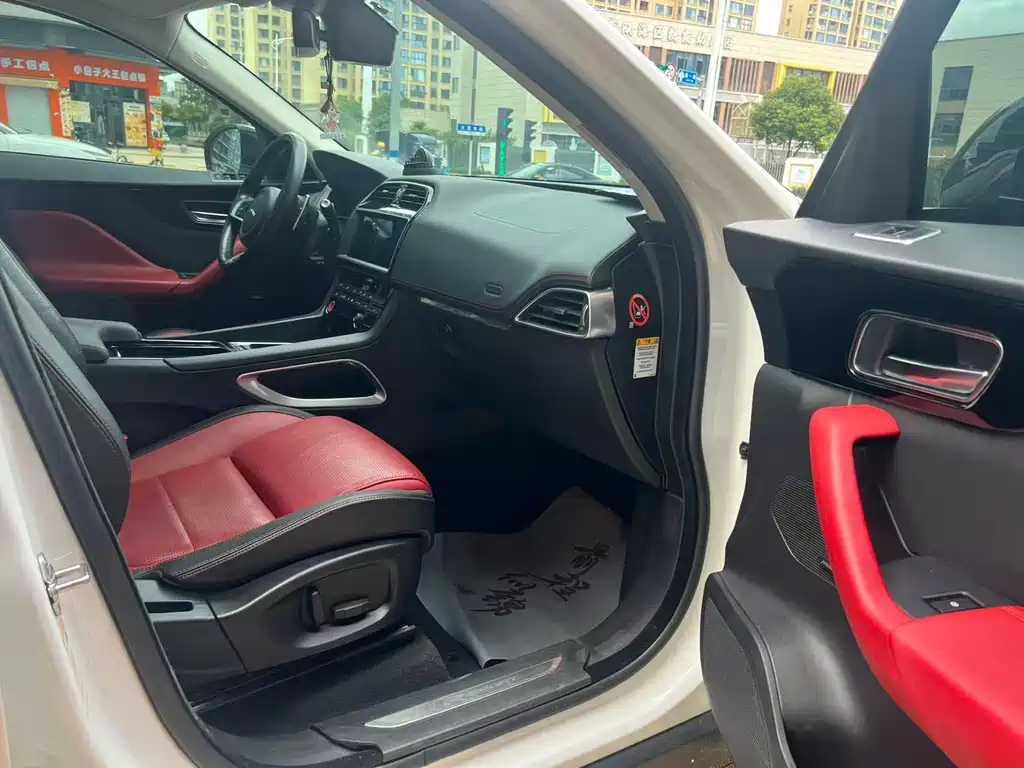 Jaguar F-PACE — миниатюра 8
