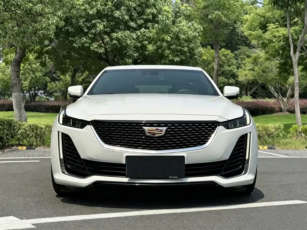 Cadillac CT5 — миниатюра 2