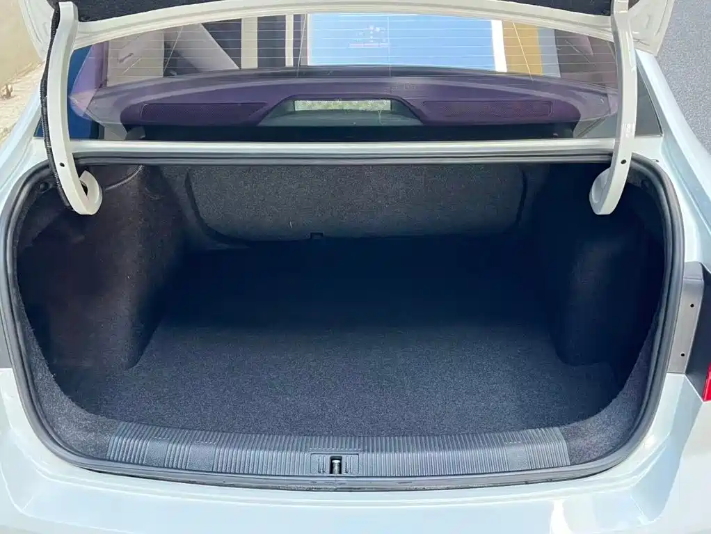 Volkswagen Bora — миниатюра 8