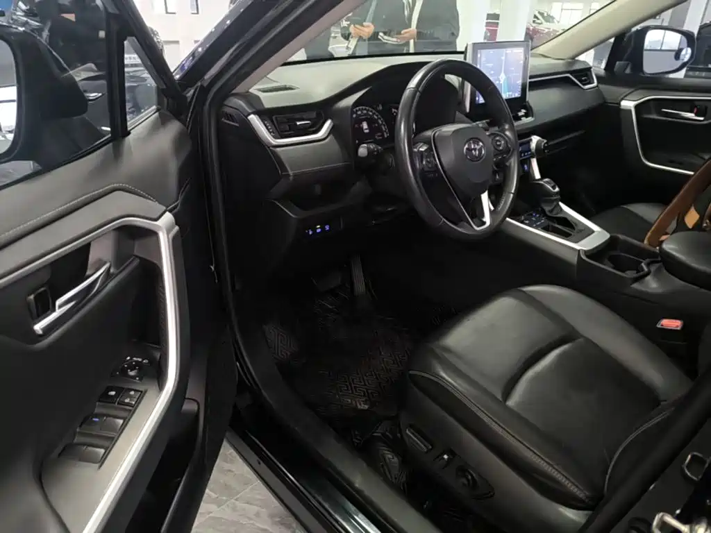 Toyota RAV4 — миниатюра 16