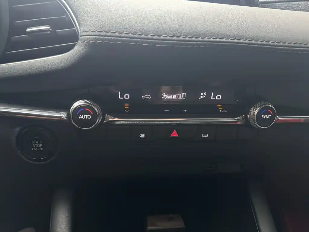 Mazda 3 Axela — миниатюра 17