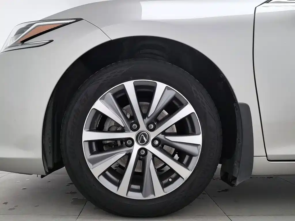 Lexus ES — миниатюра 17