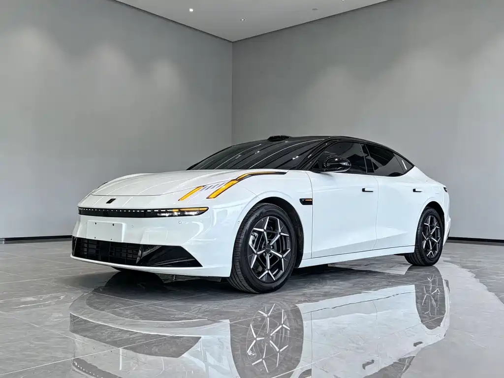 Lynk & Co 10