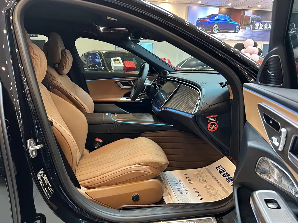 Mercedes-Benz E-Class — миниатюра 12