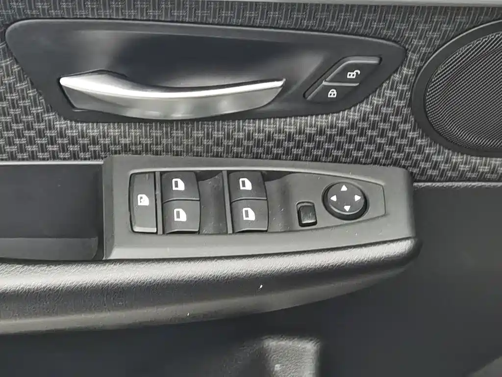 BMW 2 Series Active Tourer — миниатюра 9