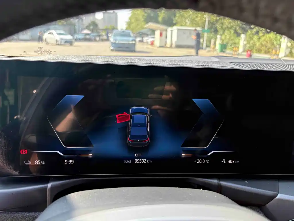 BMW i3 — миниатюра 13